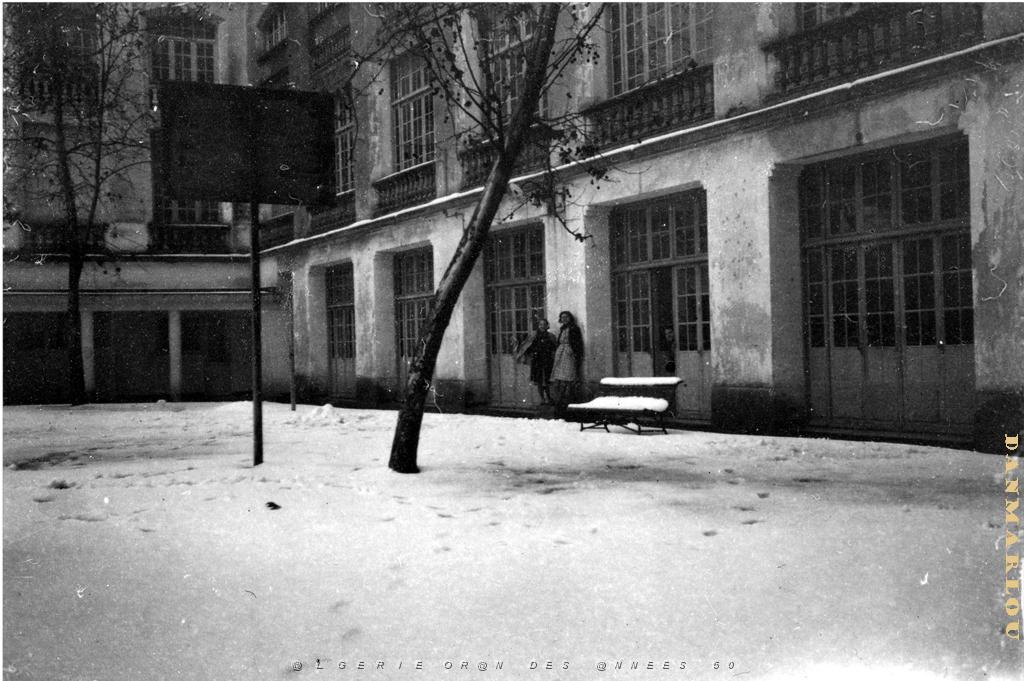 MILIANA 1938 COUR DE L ECOLE NORMALE 02.JPG